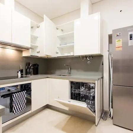 Vibrant Heart Of The 2br 아파트 리스본