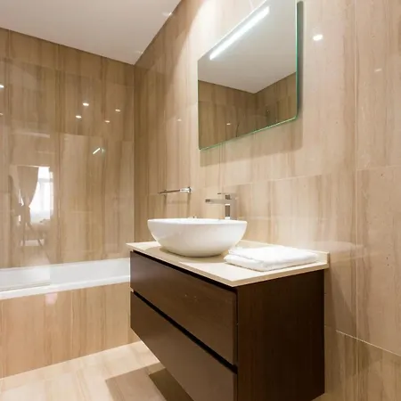 아파트 Vibrant Heart Of The 2br