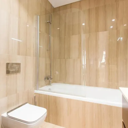 Vibrant Heart Of The 2br *